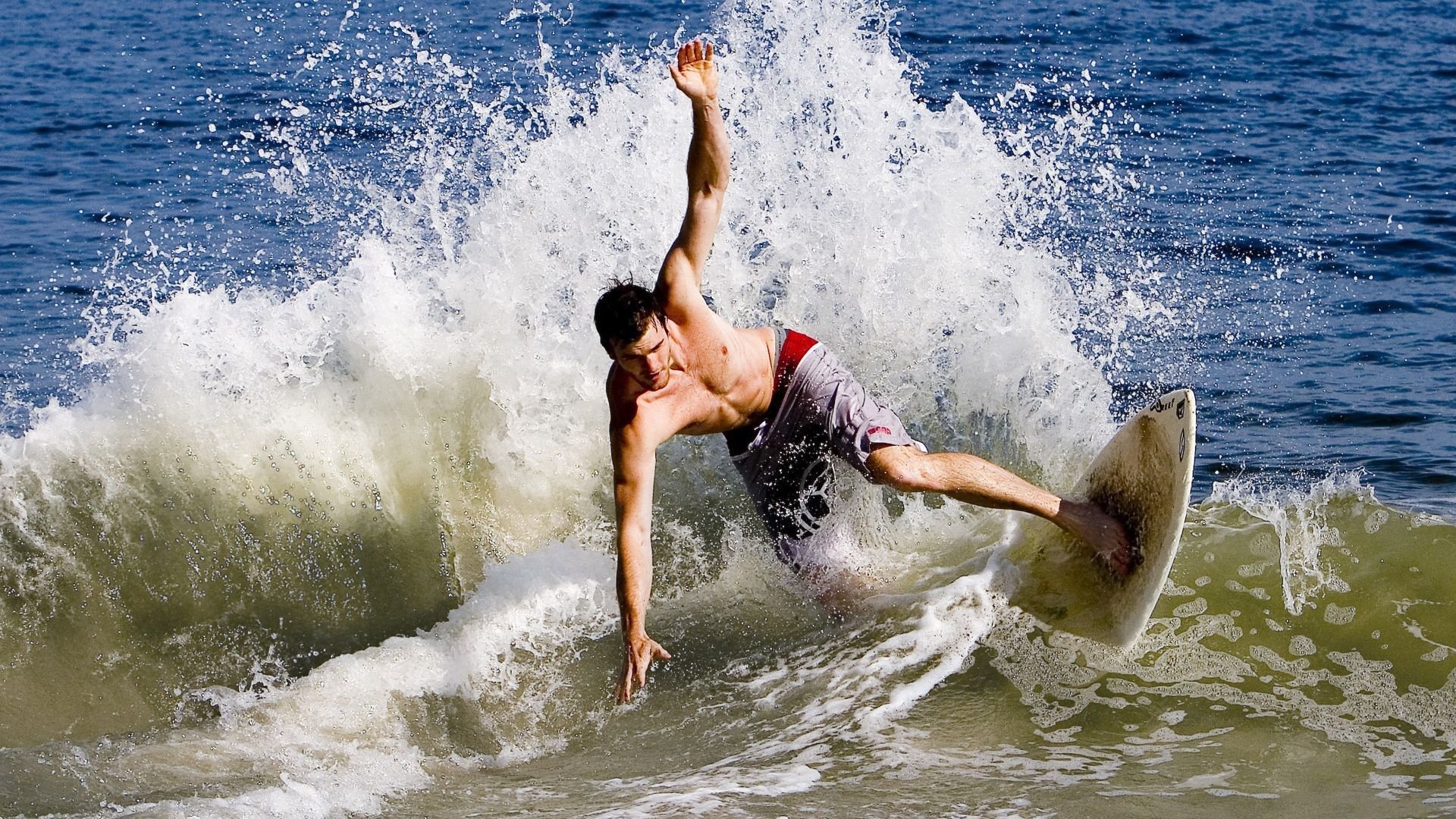 开云官方网页登录-现代舞与极限运动结合，别开生面的视觉盛宴，现代舞与当代舞最本质的区别